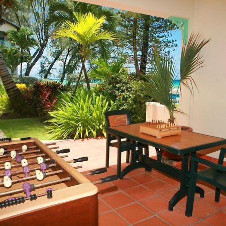 ברידג'טאון Coral Mist Beach Hotel מראה חיצוני תמונה