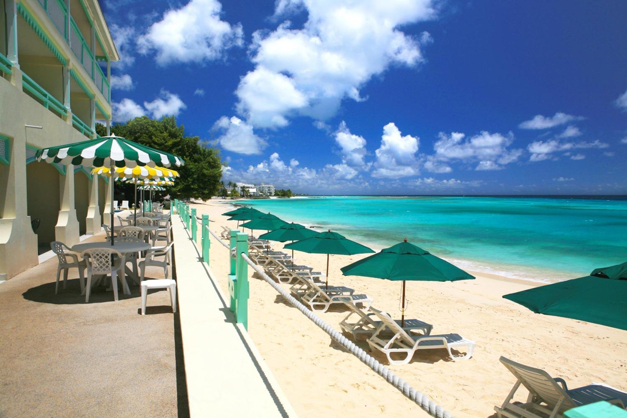 ברידג'טאון Coral Mist Beach Hotel מראה חיצוני תמונה