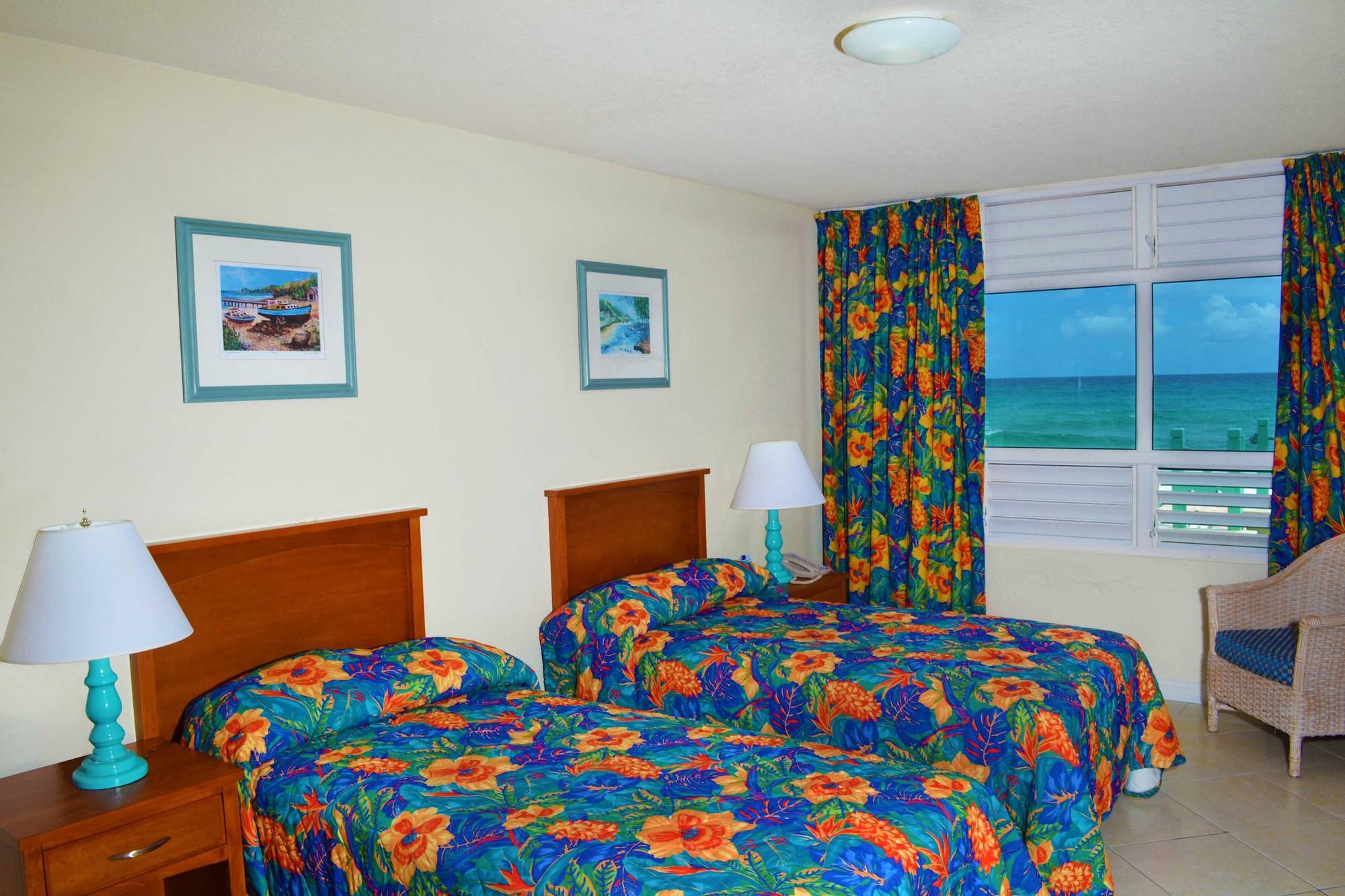 ברידג'טאון Coral Mist Beach Hotel מראה חיצוני תמונה